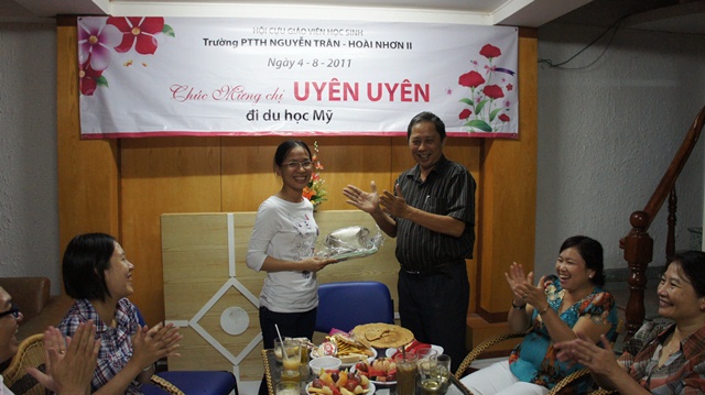 Chúc mừng Uyên Uyên sang Mỹ du học!