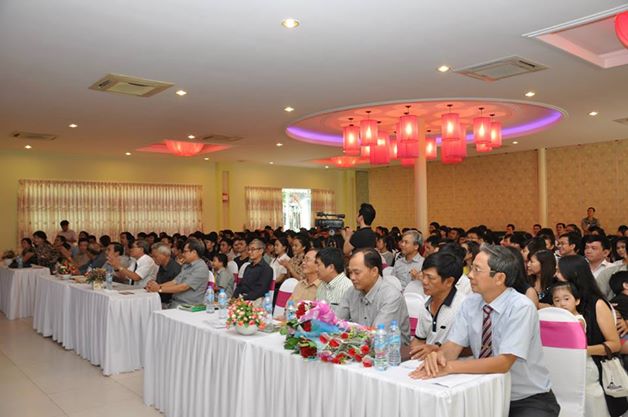 Hội cựu gi&aacute;o vi&ecirc;n - học sinh Ho&agrave;i Nhơn 2 Nguyễn Tr&acirc;n