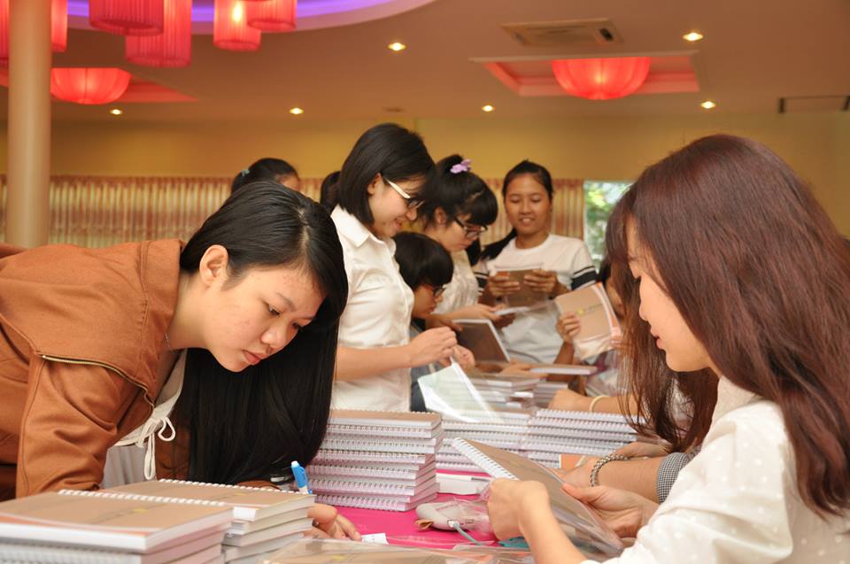 Hội cựu gi&aacute;o vi&ecirc;n - học sinh Ho&agrave;i Nhơn 2 Nguyễn Tr&acirc;n