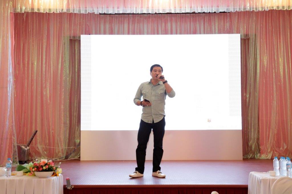 Buổi tiệc th&acirc;n mật c&ograve;n c&oacute; sự g&oacute;p mặt của những giọng ca rất "chất"